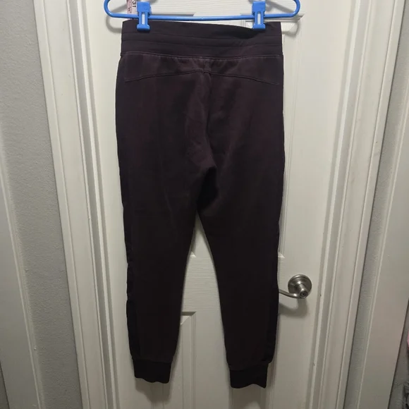 Lululemon Get Going Joggers In Black Cherry  Size 4 - Picture 2 of 6